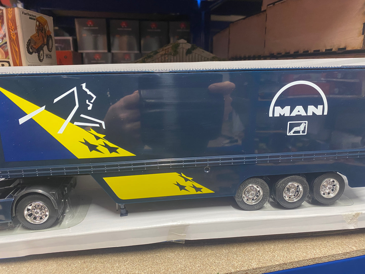 Fast Lane Toys R Us MAN Truck Transporter 1:32 scale boxed OBSOLETE 2007