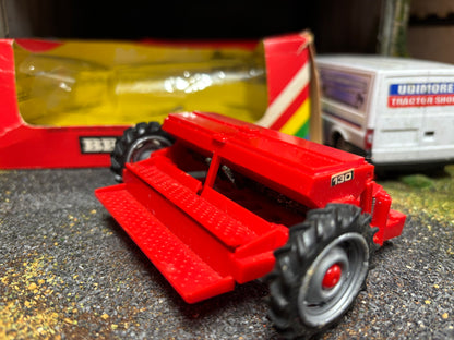 9577 Britains Massey Ferguson 130 Seed Deill 1:32 BOXED obsolete