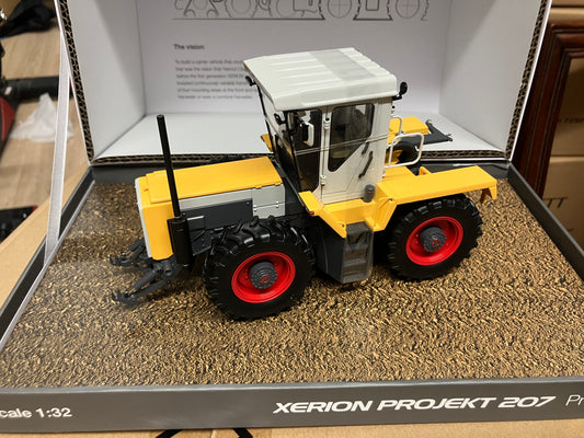 Weise Toys Claas Xerion Projekt 207 Prototype tractor BOXED 1:32 scale LIMITED EDITION