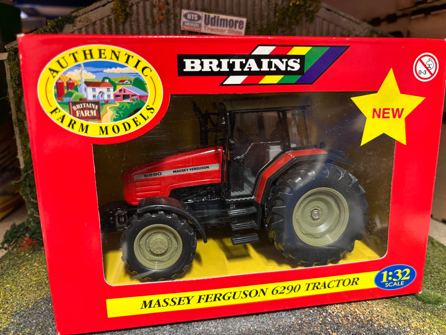 40511 Britains Massey Ferguson 6290 Tractor in original  Box obsolete VINTAGE