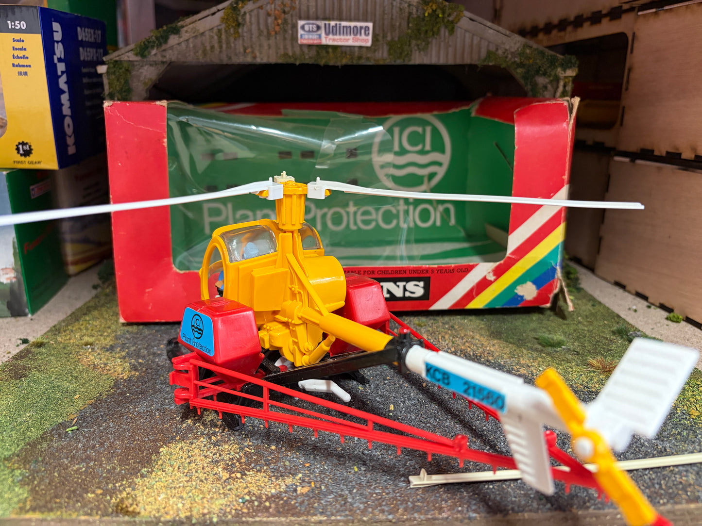 9511 Vintage Britains helicopter crop sprayer 1:32 scale Rainbow box Obsolete