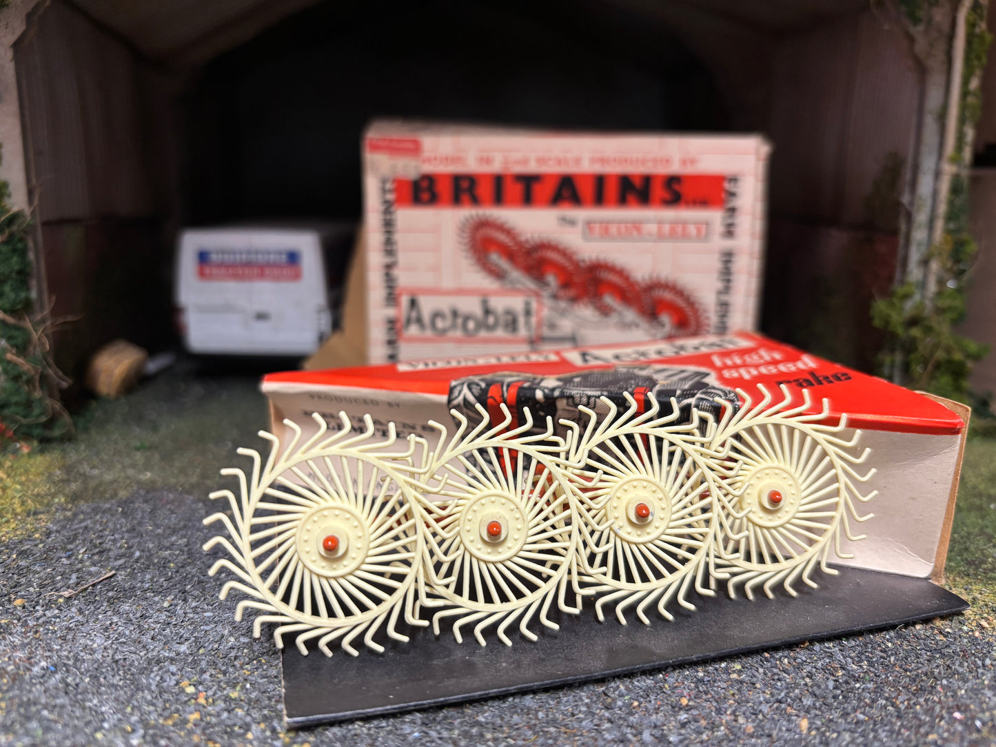 Vintage Britains Vicon Lely Acrobat hay rake 1:32 scale  Obsolete 9537