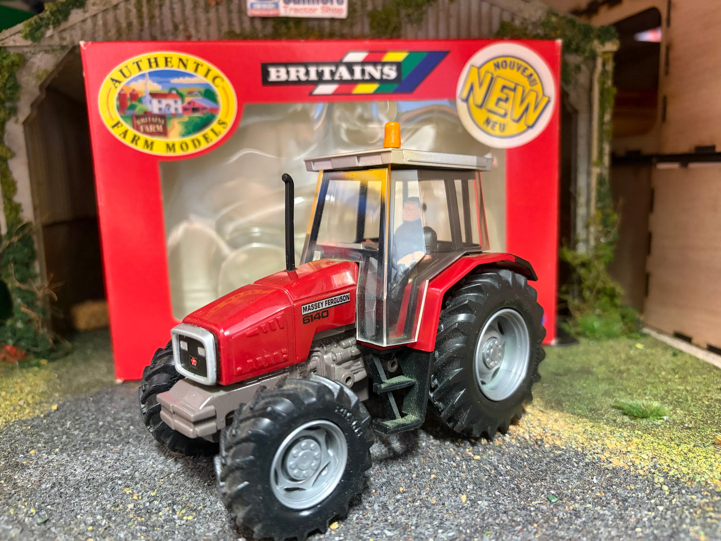 Vintage Britains Massey Ferguson 6140 Tractor 9449 Original Box Obsolete 1:32 Scale
