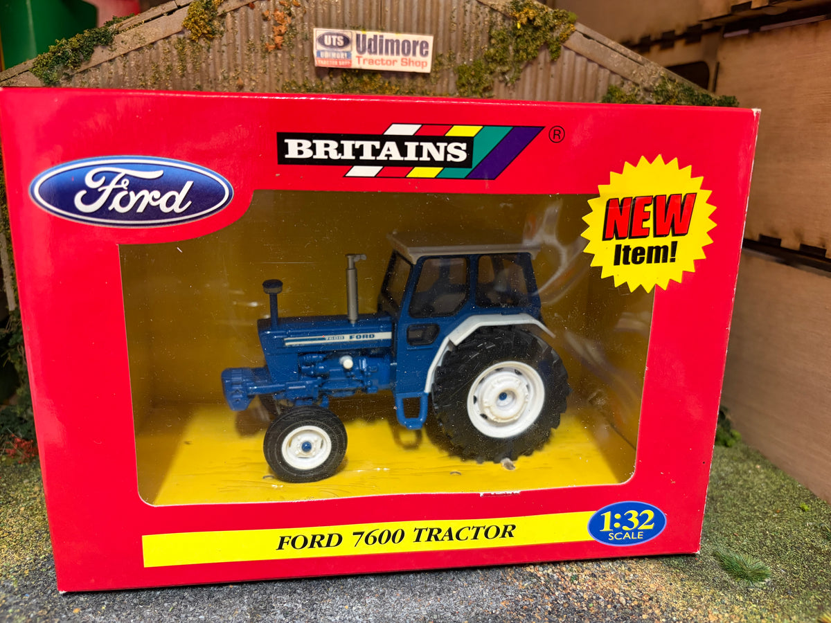 Britains 42416 Ford 7600 Tractor 1:32 Scale – Boxed Obsolete