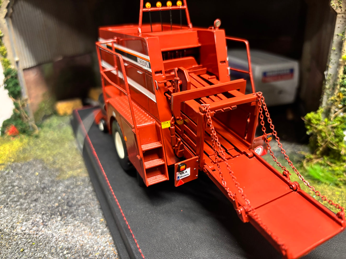 Fiatagri 4700 Heeston Baler Limited Edition 1:32 scale VKA Models