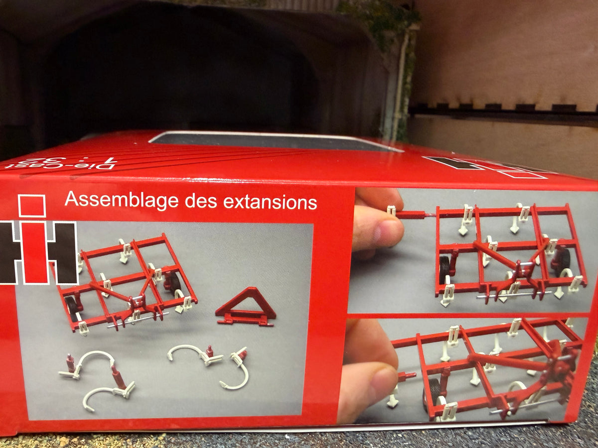 Replicagri International IH Chisel 55 Cultivator REP111 1:32 Scale