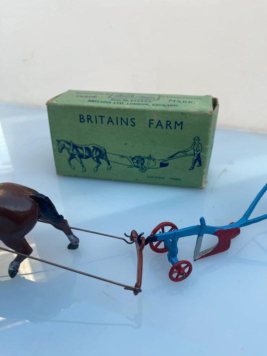 142F Vintage Britains Single horse Plough with Ploughman 1:32 scale boxed Image 2