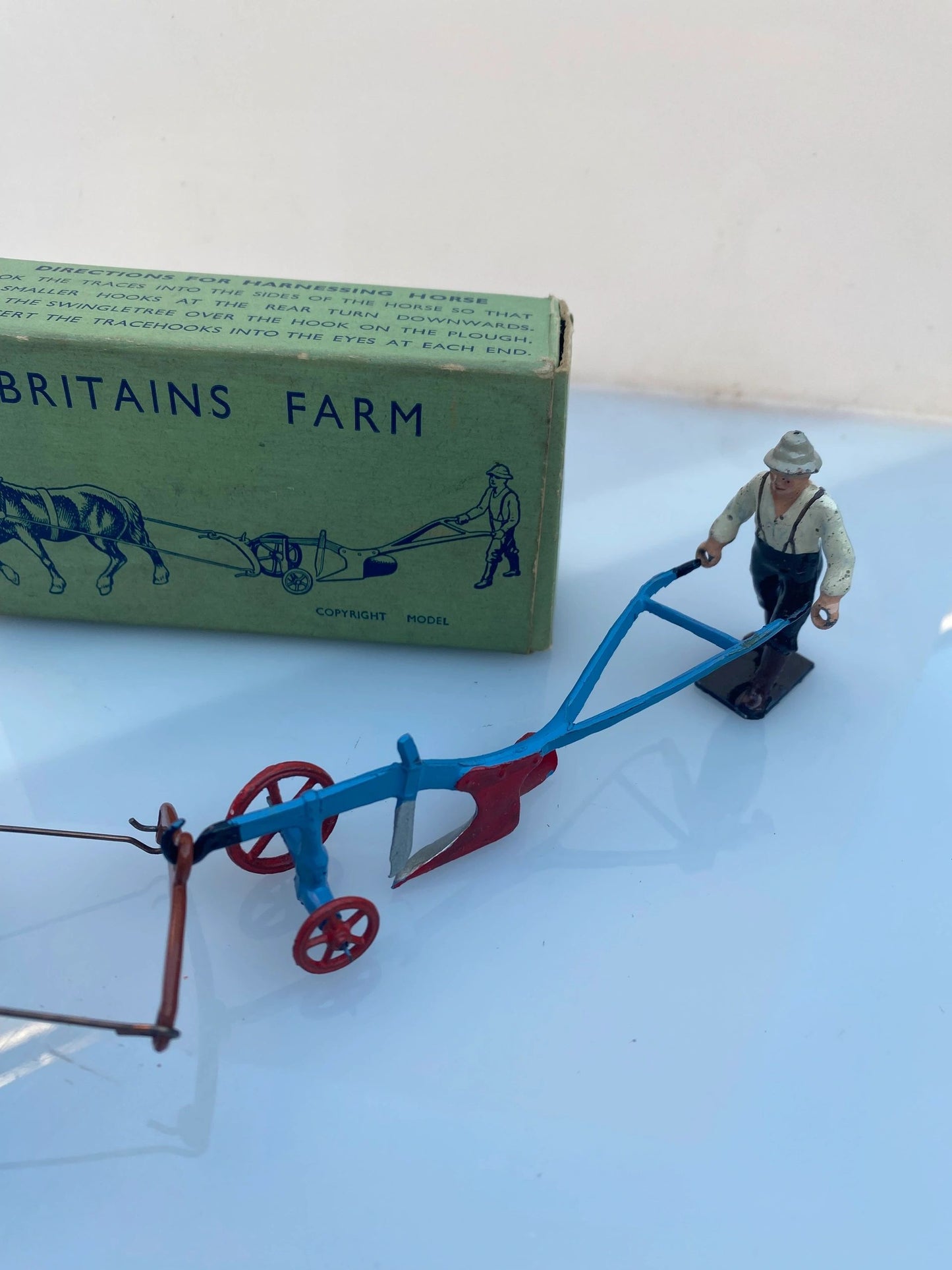 142F Vintage Britains Single horse Plough with Ploughman 1:32 scale boxed Image 5