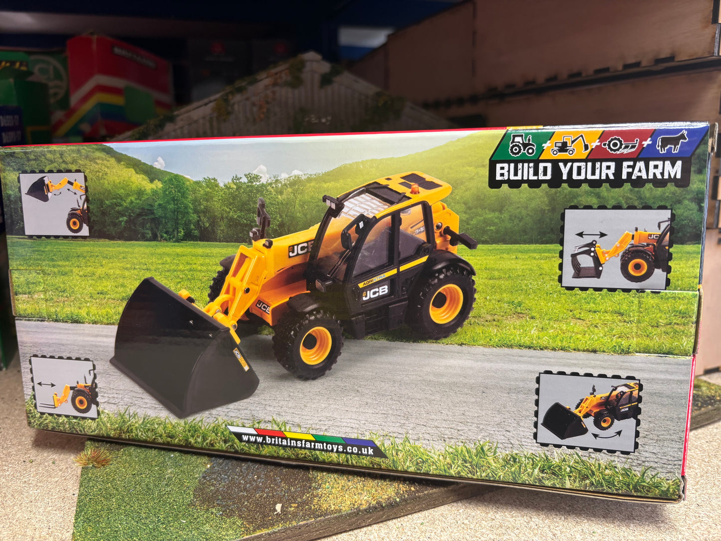 Britains JCB 542.70 Agrixtra Loadall 1:32 scale New BOXED 43325