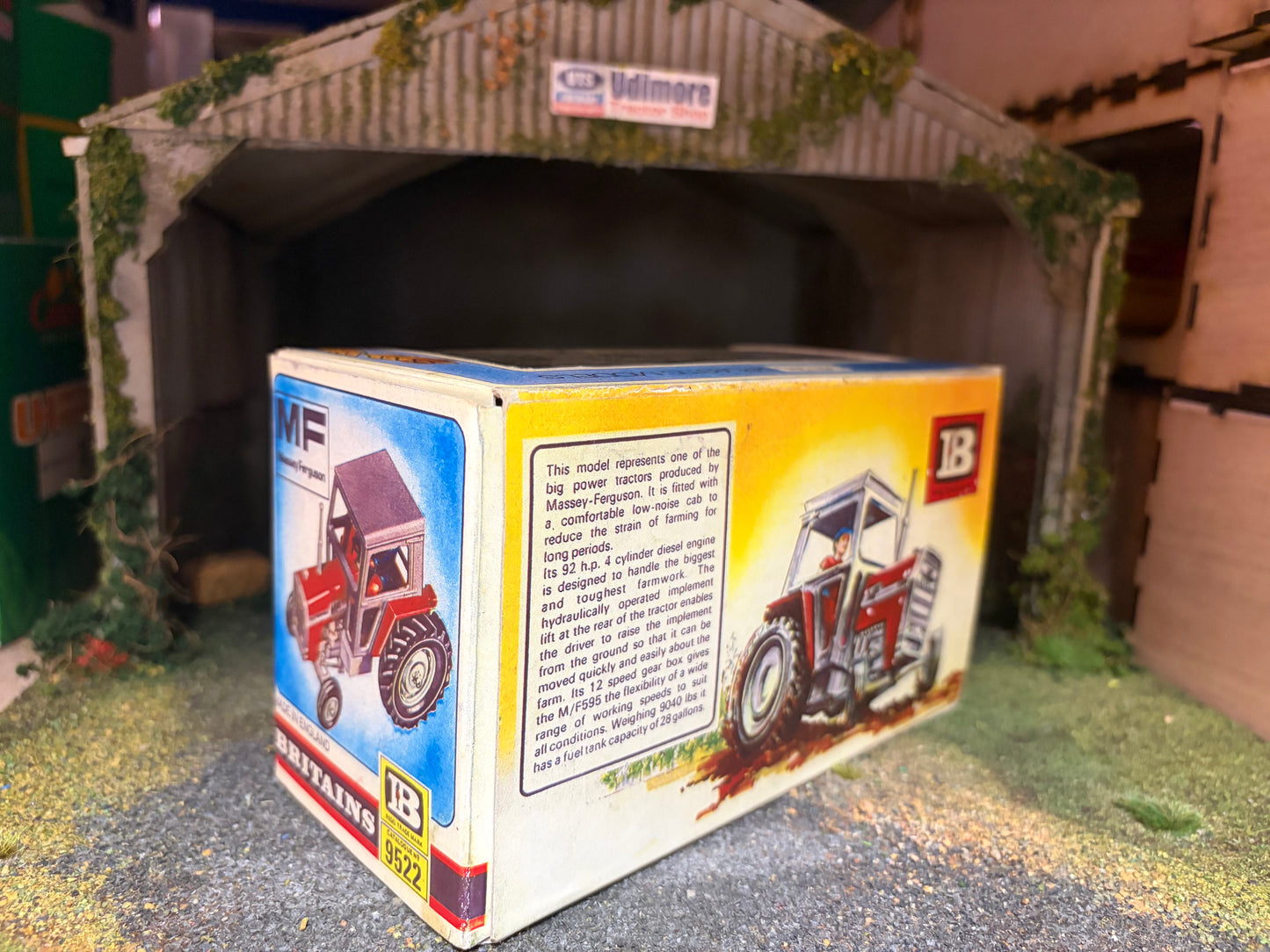 Vintage Britains Massey Ferguson 595 Tractor 9522 Original Straw Box Obsolete 1:32 Scale First Version (1976–1979)