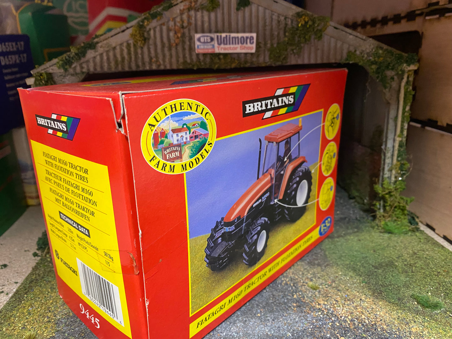 Britains New Holland Fiatagri M160 Floatations Tractor 9445 1:32 scale obsolete