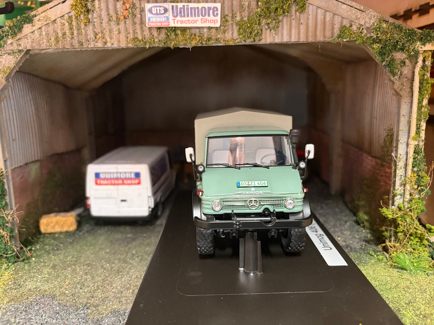 Weise Toys Unimog 406 (U84) closed hood NEW boxed in 1:32 scale Mercedes Benz