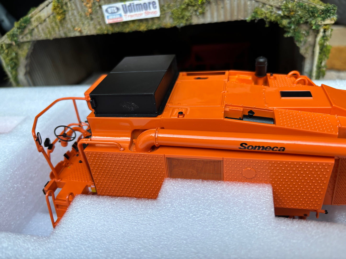 Someca M152 Combine Harvester Limited Edition Stunning in 1:32 scale VKA Models COLLECTION ONLY
