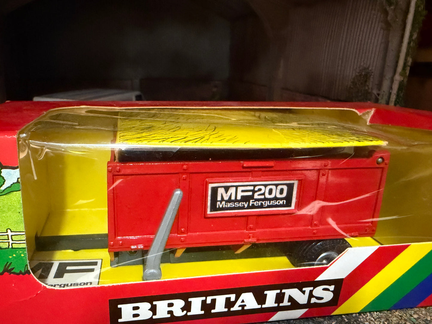 Vintage Britains Massey Ferguson MF200 Tipping Trailer 9572 Original Rainbow Box Obsolete 1:32 Scale