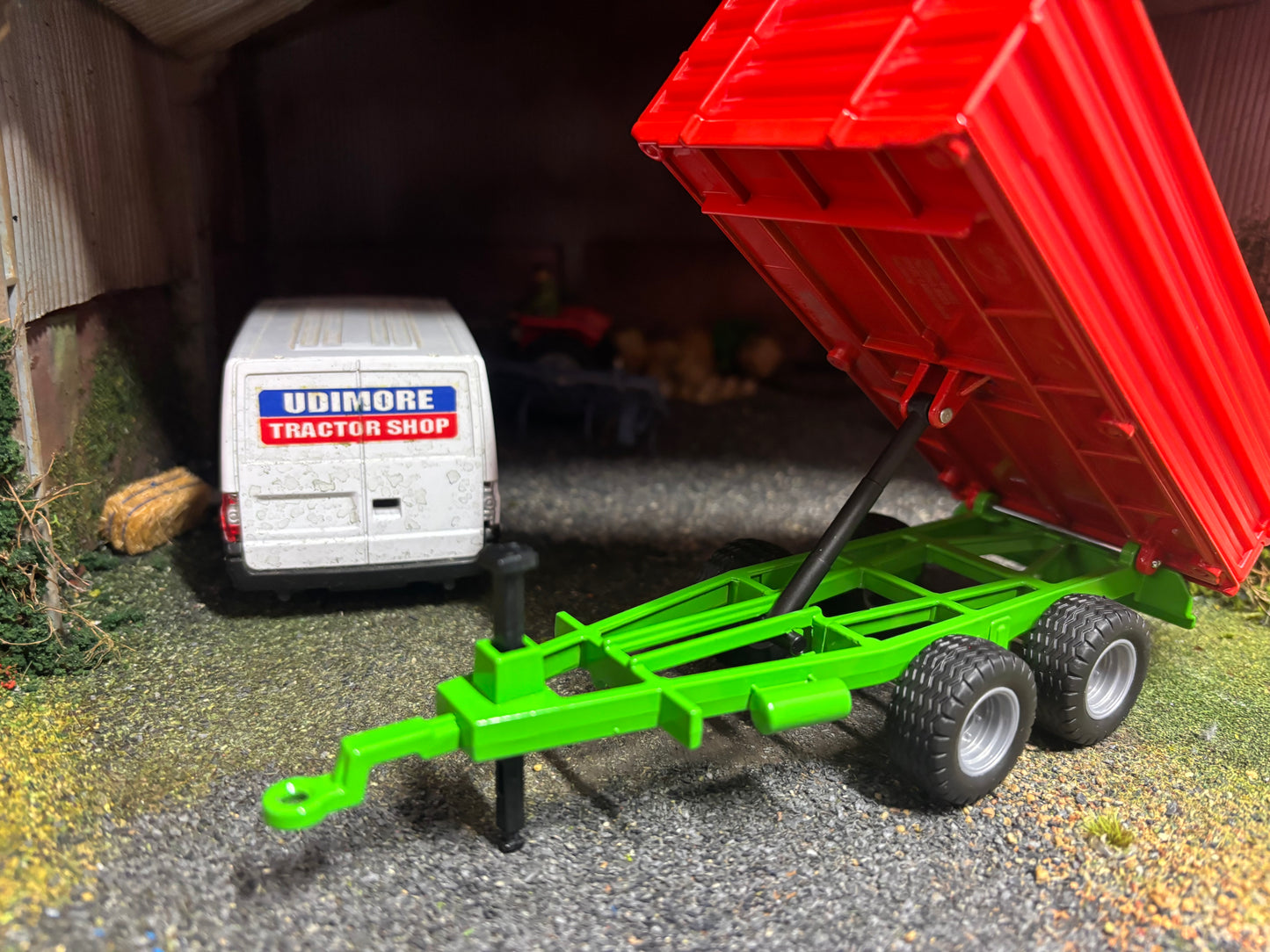 Dual tandem axle Tipping Trailer 1:32 scale boxed Siku 2881