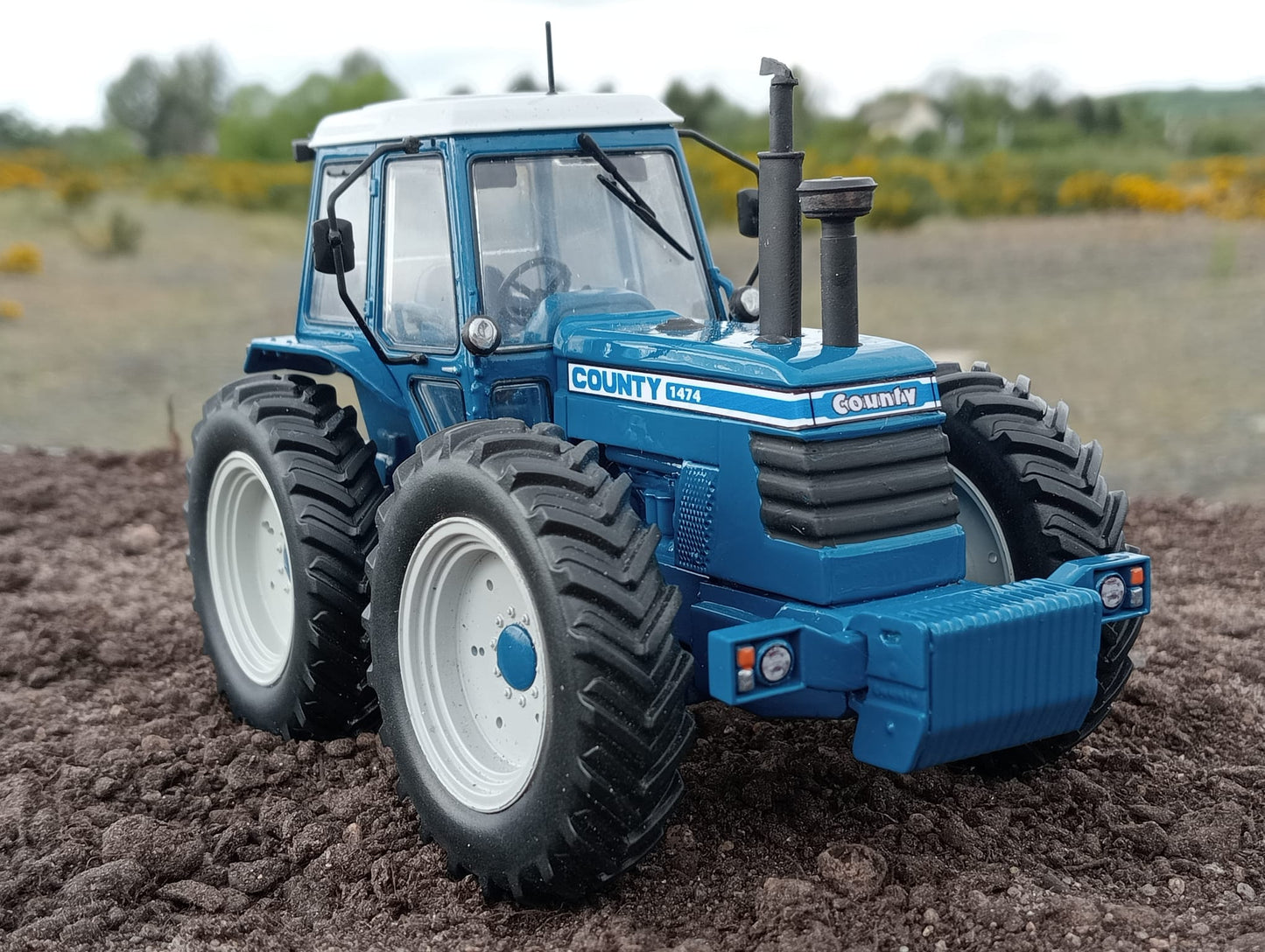TAB MODELS Ford County 1474 Shortnose Tractor 1:32 scale UH Due 12th May