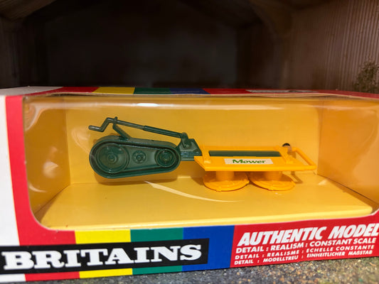 9539 Britains VINTAGE Green Disc Mower straw box 1:32 scale BOXED  Obsolete MIB