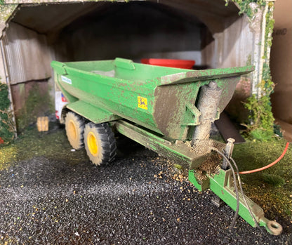 Weathered John Deere tipping Trailer conversion 1:32 scale BOXED