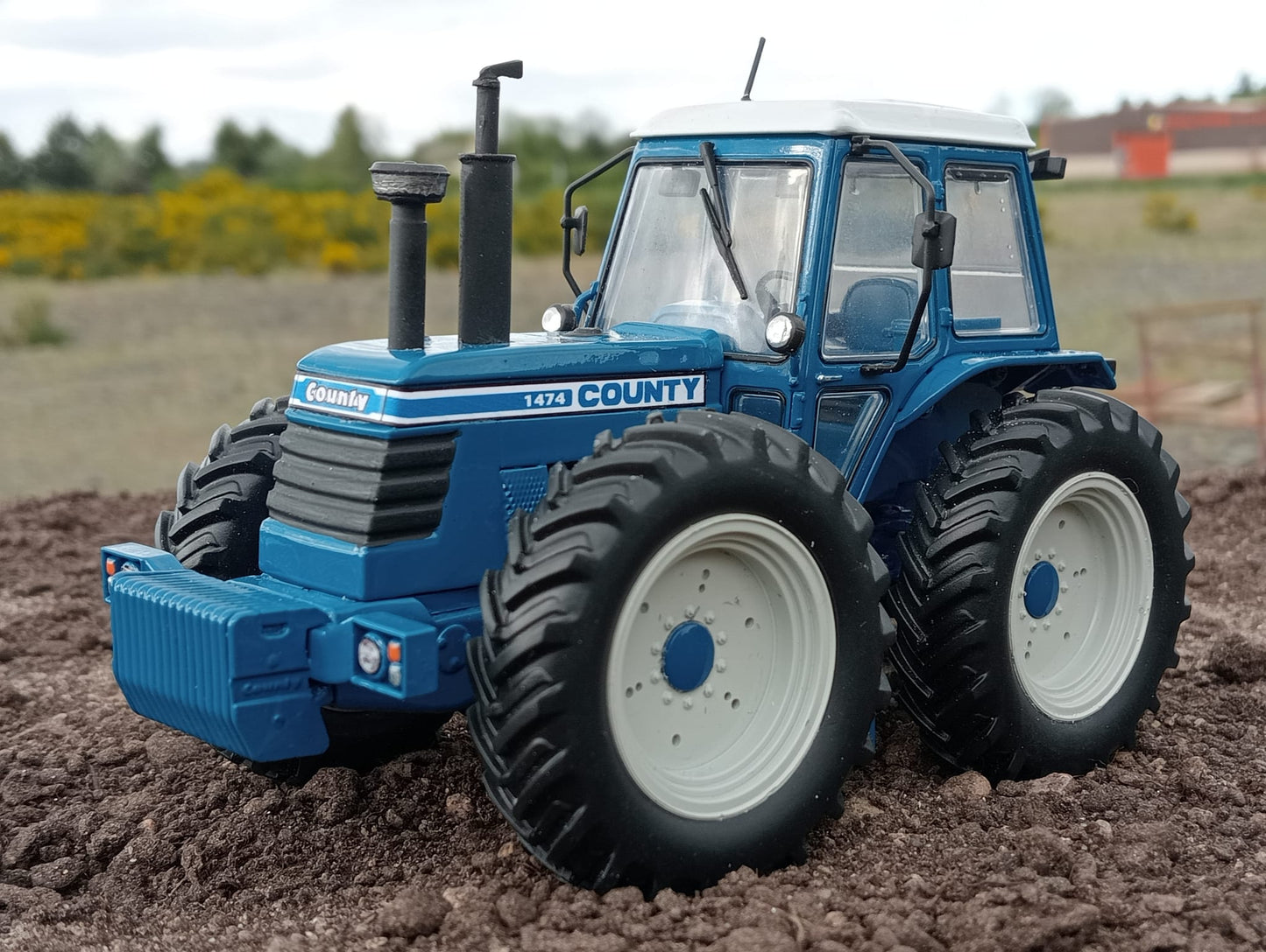 TAB MODELS Ford County 1474 Shortnose Tractor 1:32 scale UH Due 12th May