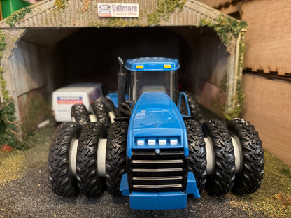 RARE ERTL New Holland 9882 4WD Tractor Triple Wheels Collector's Edition – 1:32 Scale Boxed