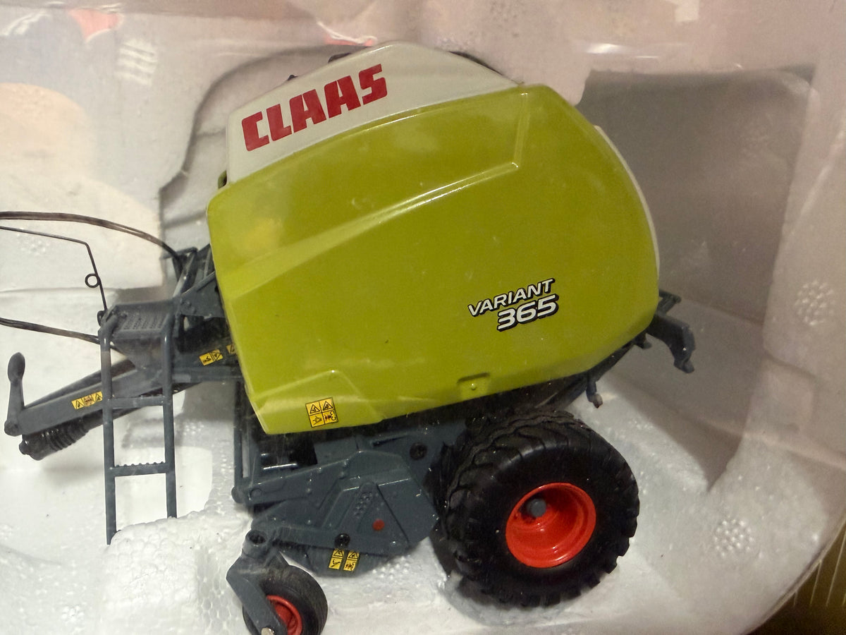 RARE Universal Hobbies UH2669 Claas Variant 365 round baler 1:32 Scale – Boxed Obsolete