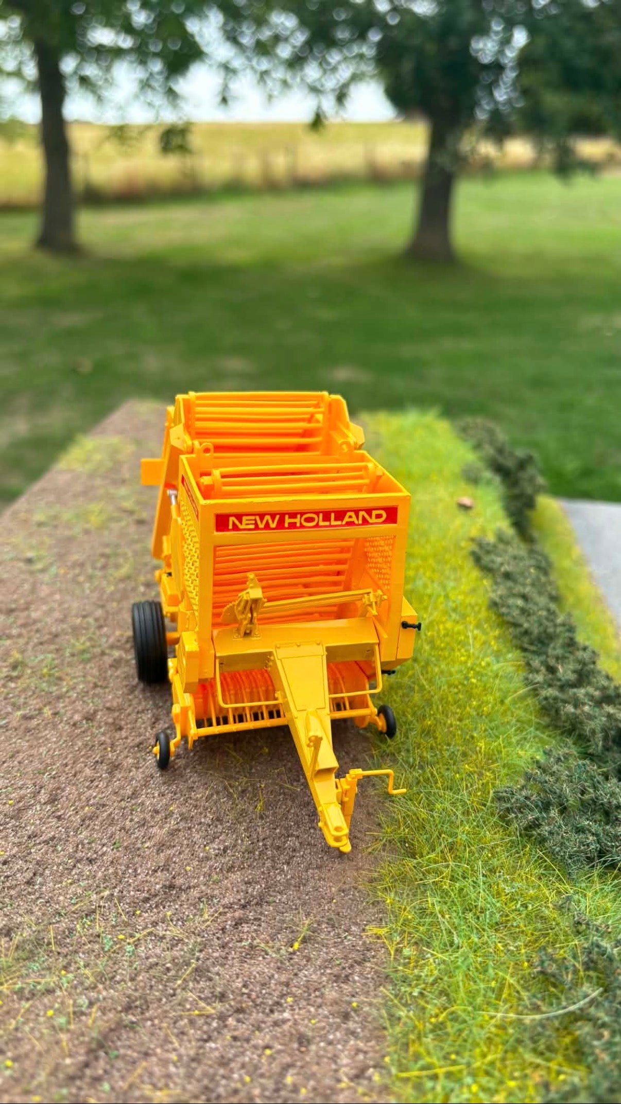 MAP Miniagripassion New Holland 841 Baler Yellow Version Scratch-Built UTS Exclusive – 1:32 Scale – COLLECTION ONLY
