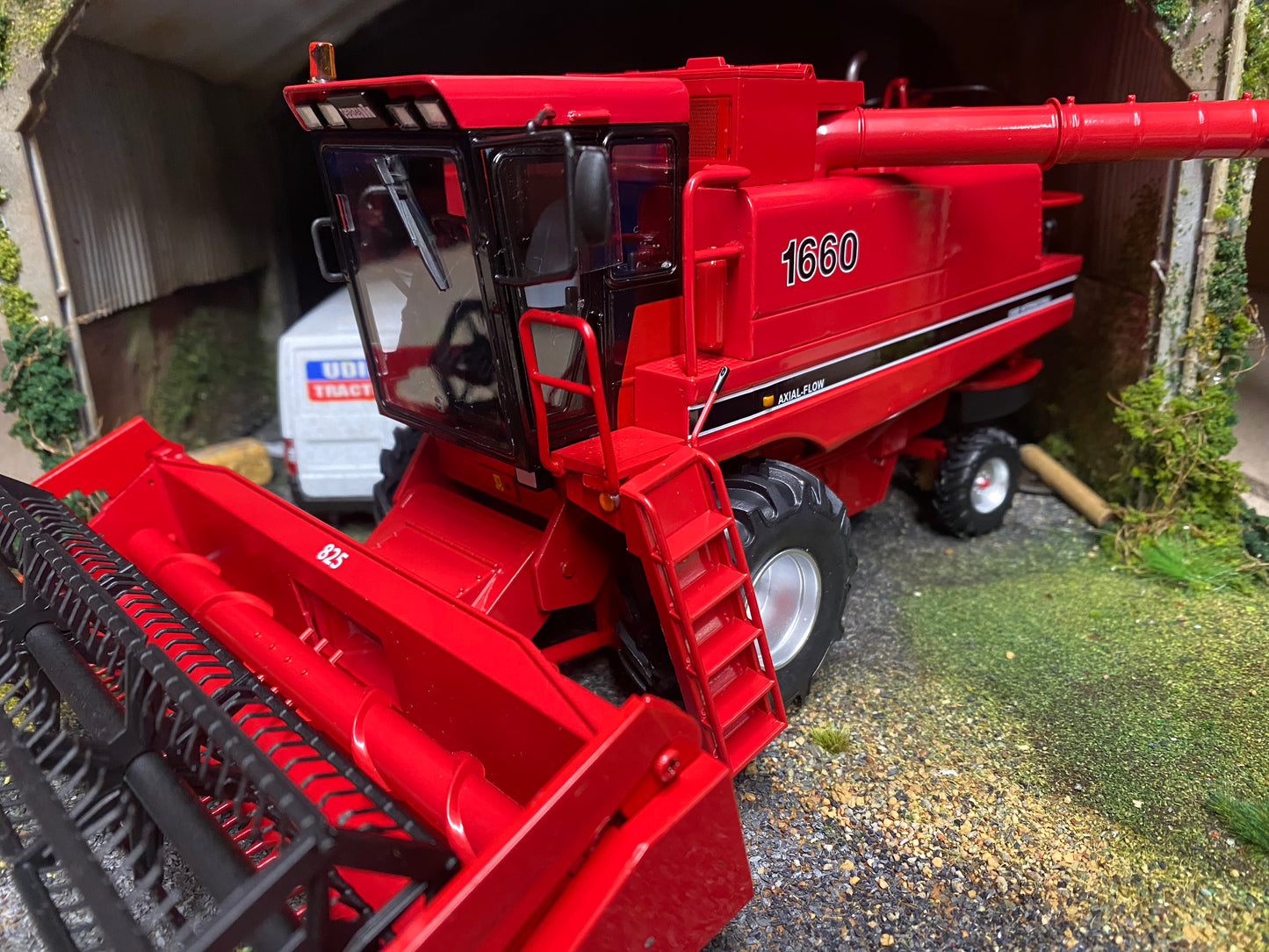 REP241 Replicagri CASE International IH Axial Flow 1660 Combine Harvester Stunning in 1:32 scale
