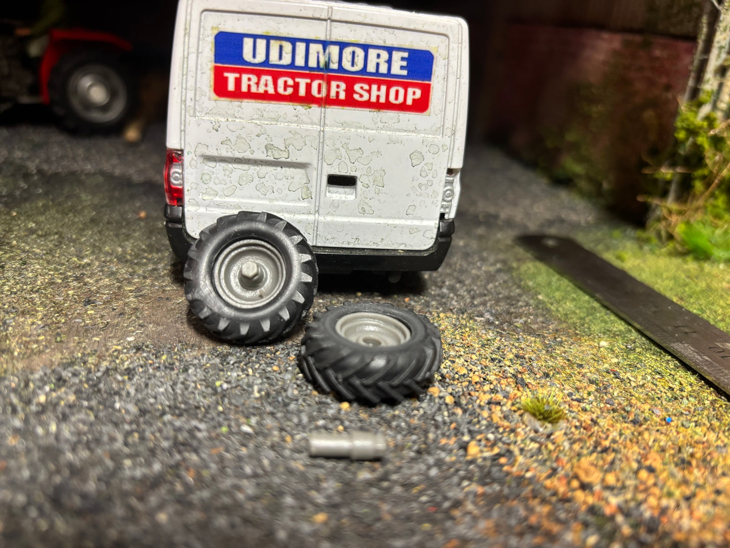 04208 pair of wheels Artisan32 farm machinery 1:32 scale 24mm x 8mm trailed unit trailers etc