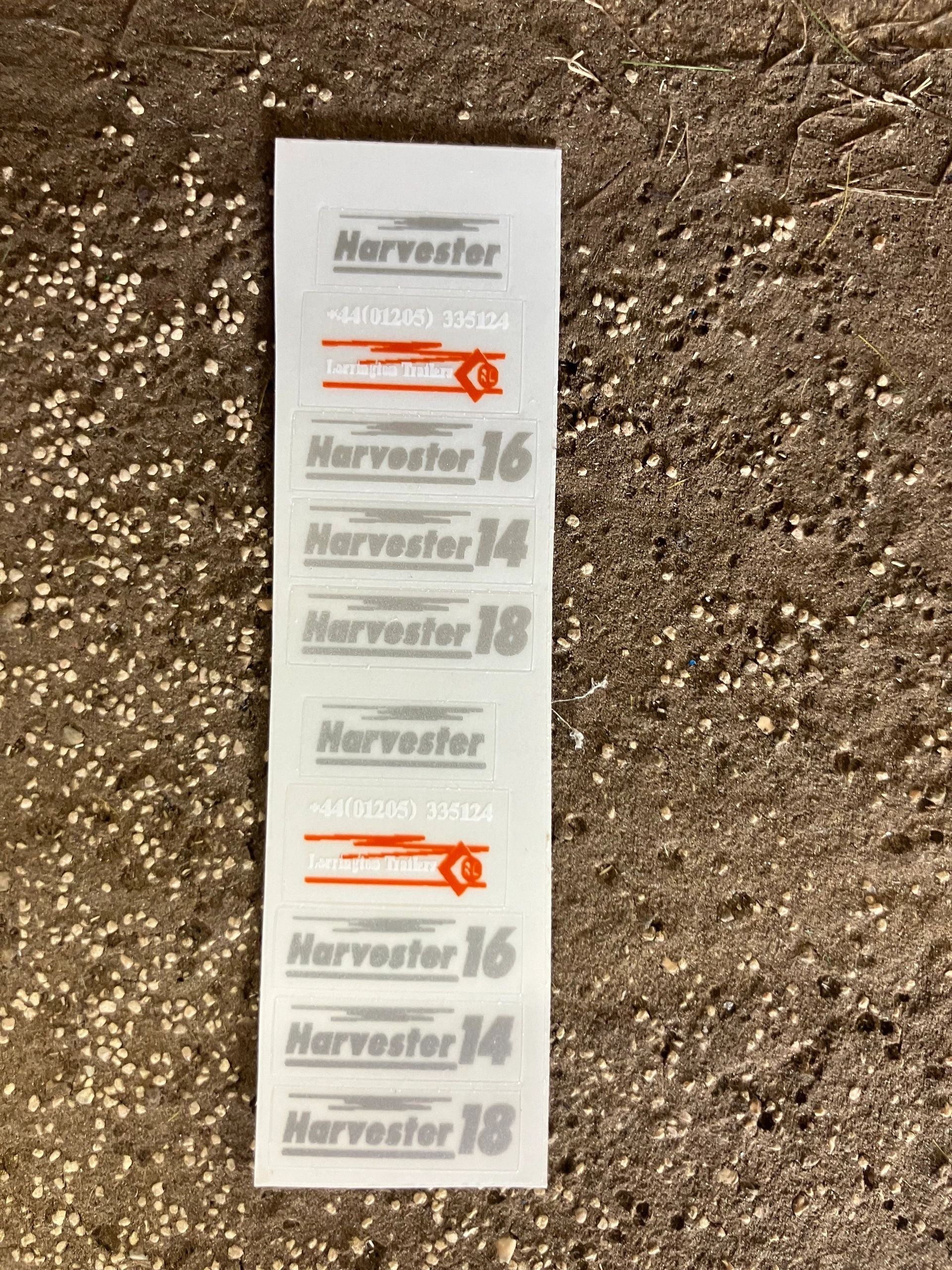 1:32 scale High quality vinyl pack 10 x sticker set Larrington Trailers harvester 14 16 18 farm machinery decals 1:32 scale Image