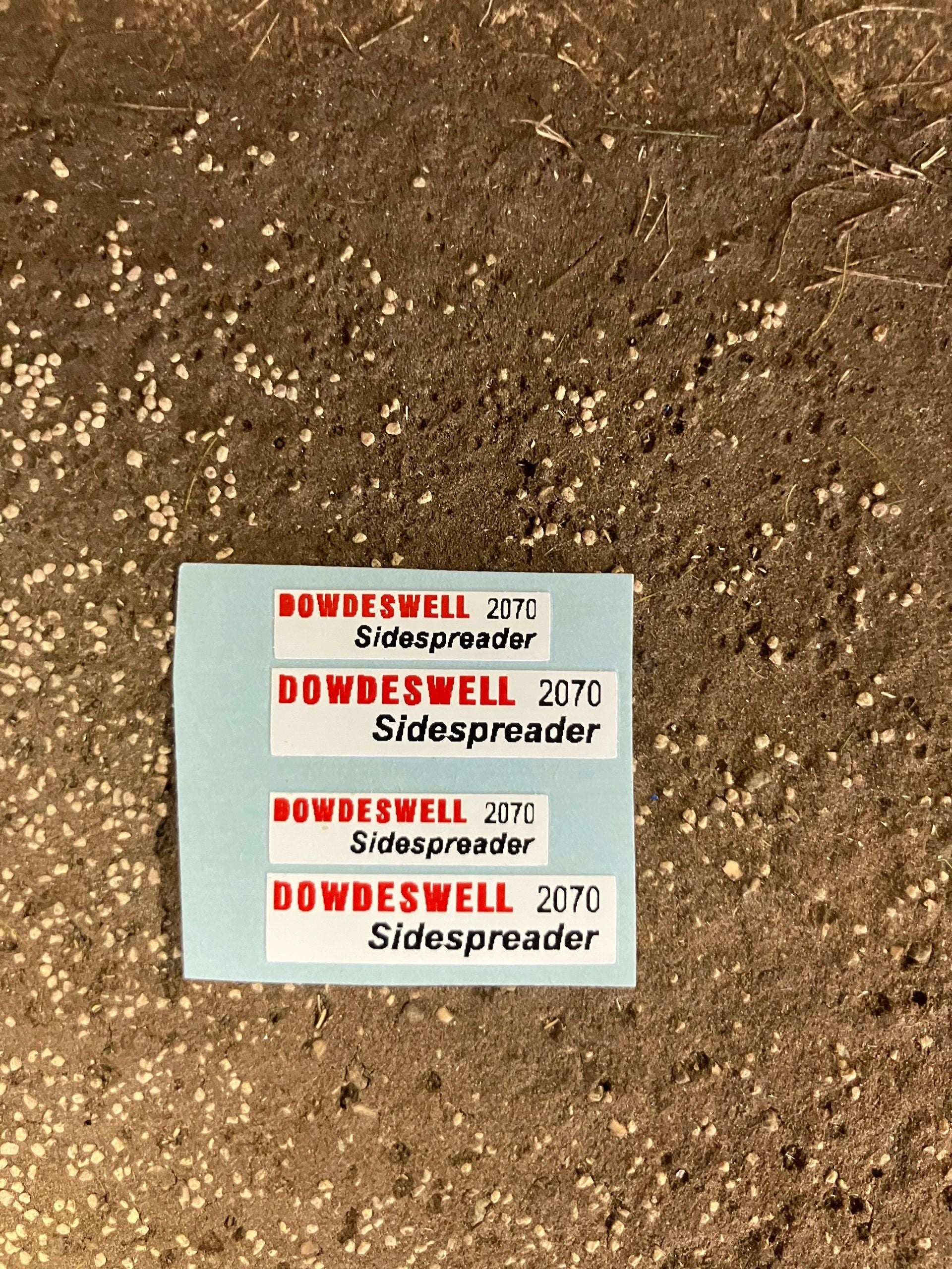 1:32 scale High quality vinyl pack 4 x sticker set Dowdeswell 2070 Side spreaderfarm machinery decals 1:32 scale Image