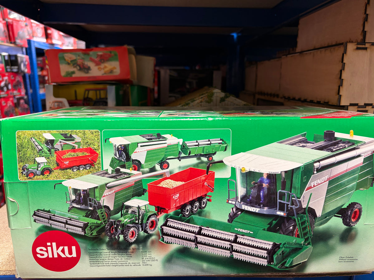Vintage Siku 4250 Fendt 8350 AL Combine Harvester 2001 1:32 Scale – Boxed Obsolete