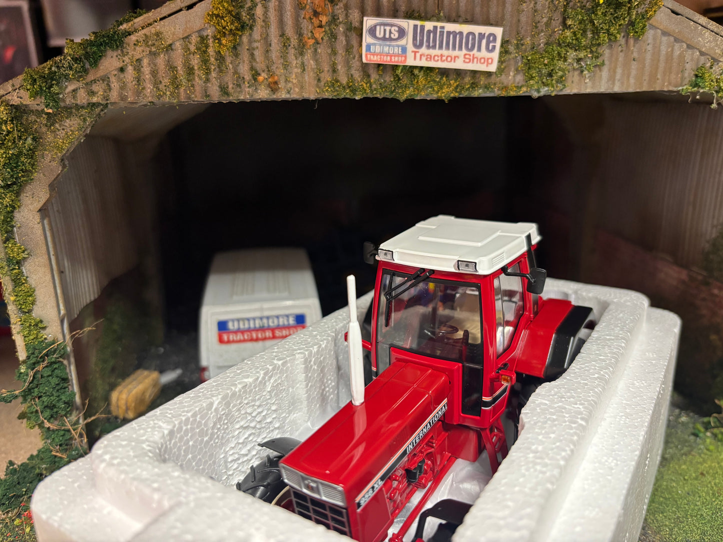 International 956 XL tractor 1:32 scale Schuco New and boxed