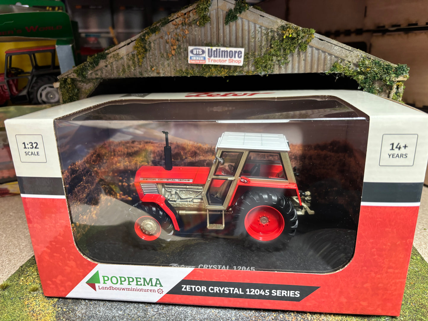 Limited Edition Universal Hobbies Zetor Crystal 12045 Gen 1 Tractor BOXED 1:32 scale UH6878