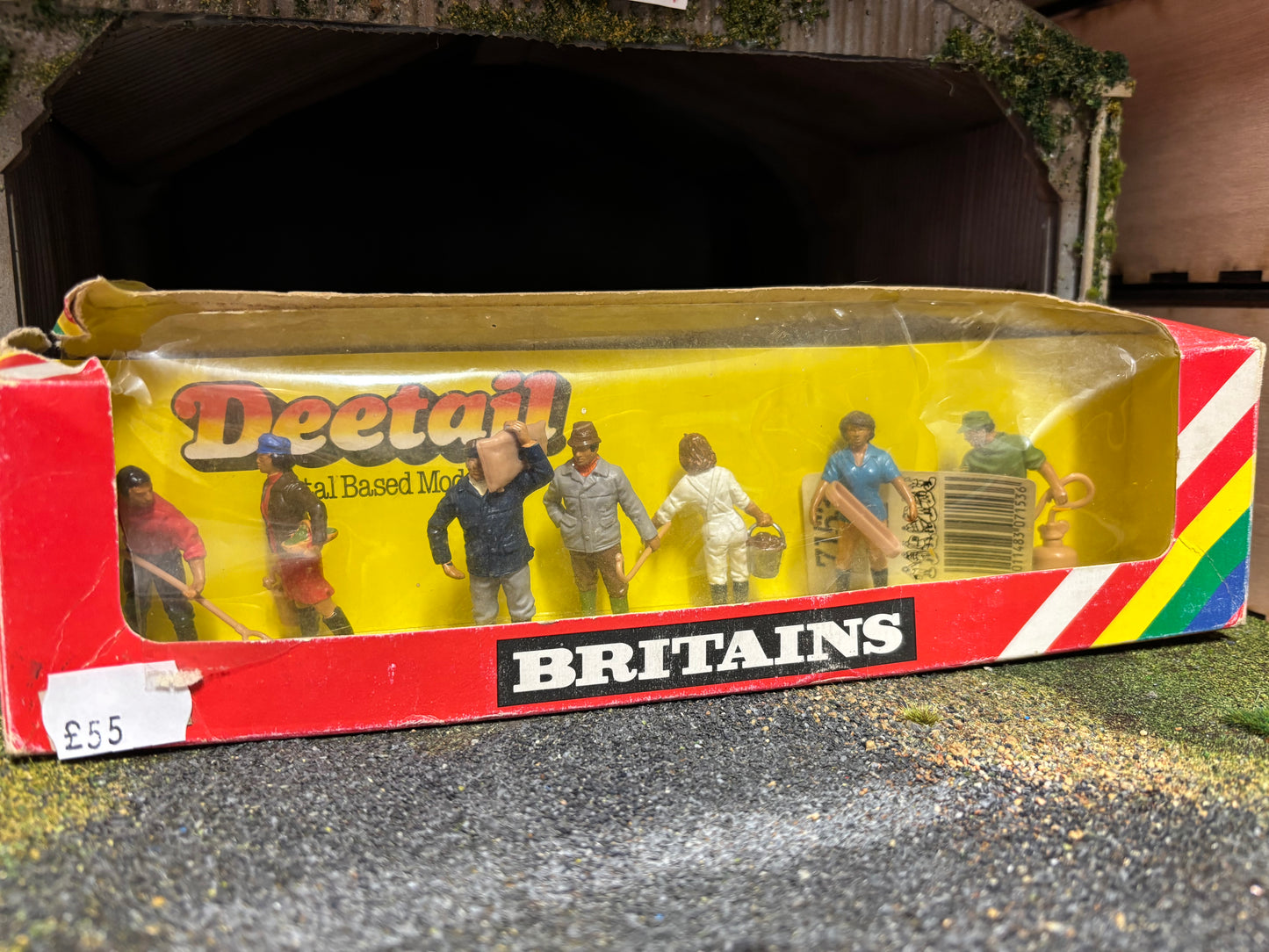 Britains 7153 Farming Family Workers 1:32 scale boxed Obsolete