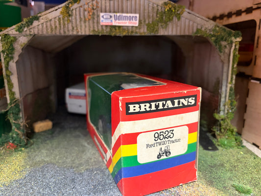Vintage Britains Ford 7710 Tractor 9523 Rainbow Box 1:32 Scale Obsolete