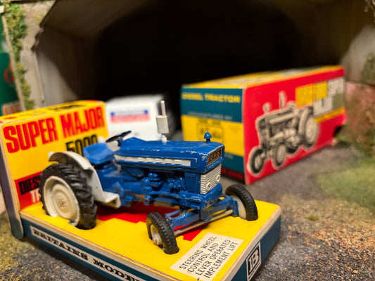 Vintage Britains 9527 Ford Super Major 5000 Tractor 1:32 Scale – Boxed Obsolete 1965