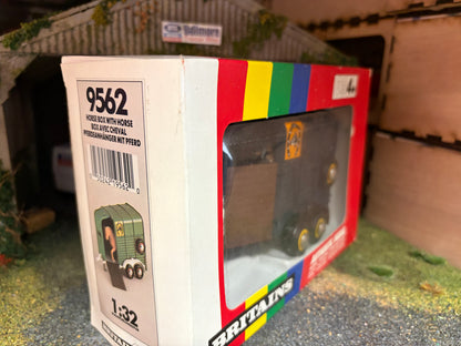 intage Britains Blue Horsebox Trailer with Horse 1:32 Scale Boxed Obsolete - 9562