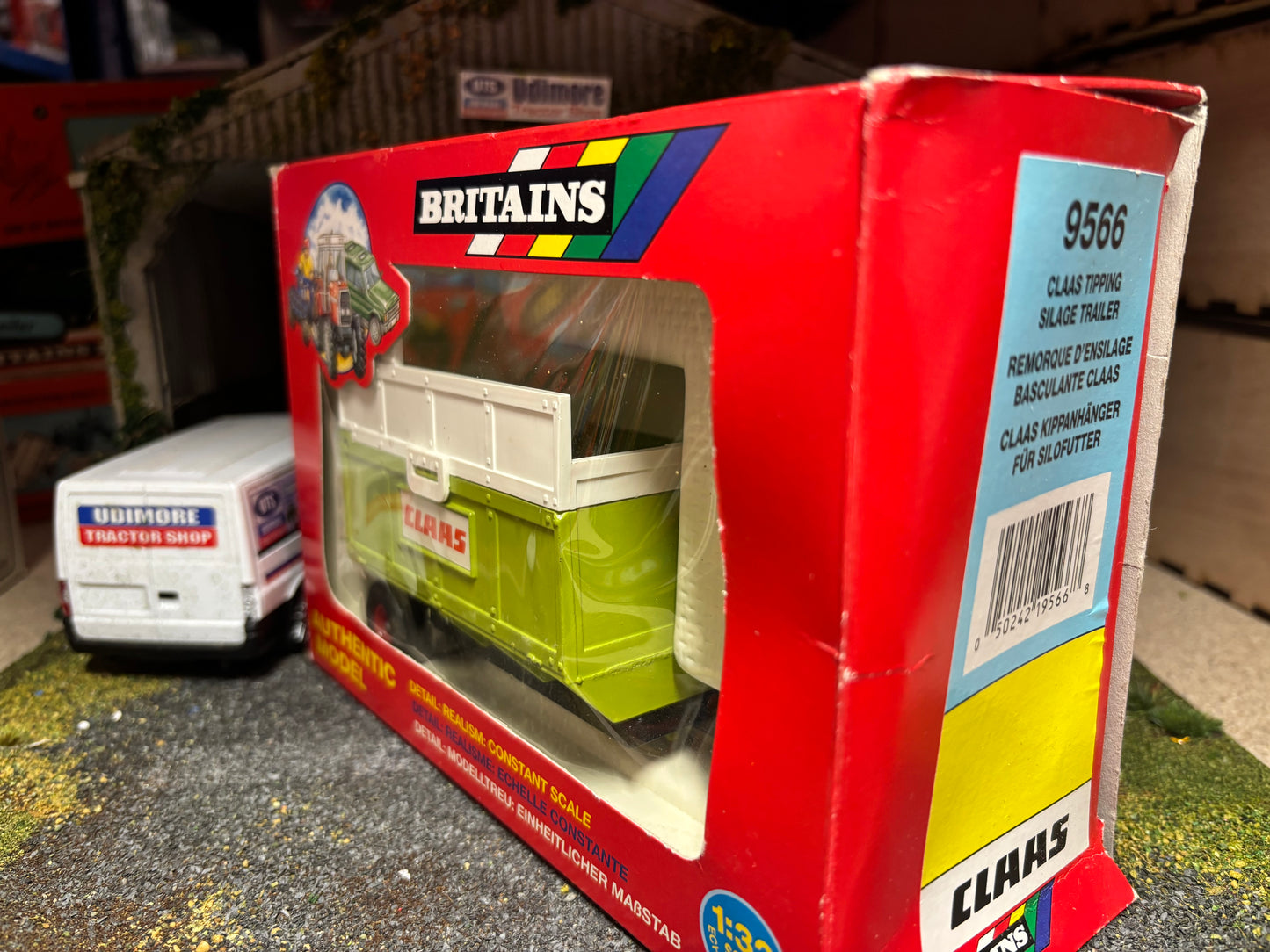 9566 Vintage Britains Claas Tipping Silage trailer 1:32 scale boxed