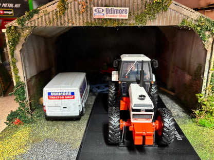 Universal Hobbies David Brown 1690 4wd Tractor BOXED 1:32 scale UH6753