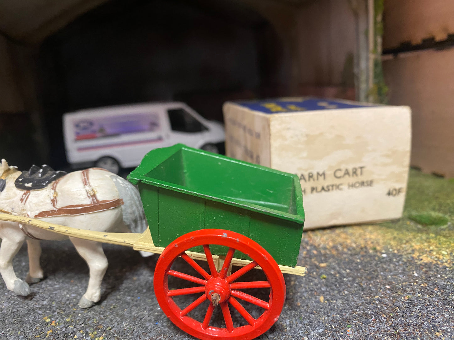 40F Vintage Britains Farm Cart with plastic horse 1:32 scale obsolete RARE BOX version