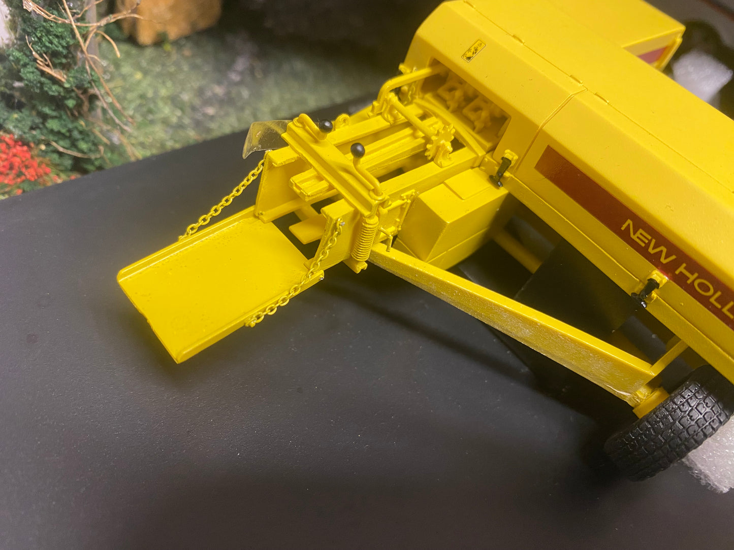 New Holland 945 Hayliner Baler Limited Edition 1:32 scale VKA Models