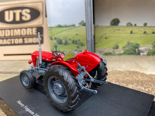 2701 Universal Hobbies Massey Ferguson 35X tractor BOXED 1:32 scale NEW Image 2