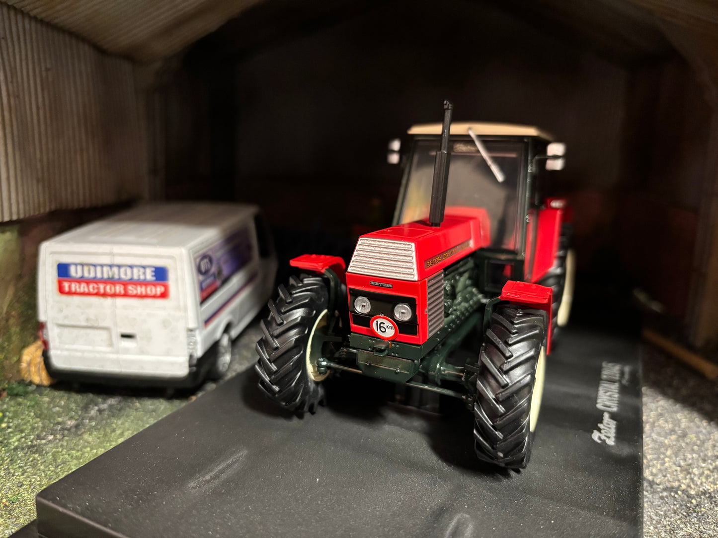 Limited Edition Universal Hobbies Zetor Crystal 12045 Gen 2 Tractor BOXED 1:32 scale UH6886