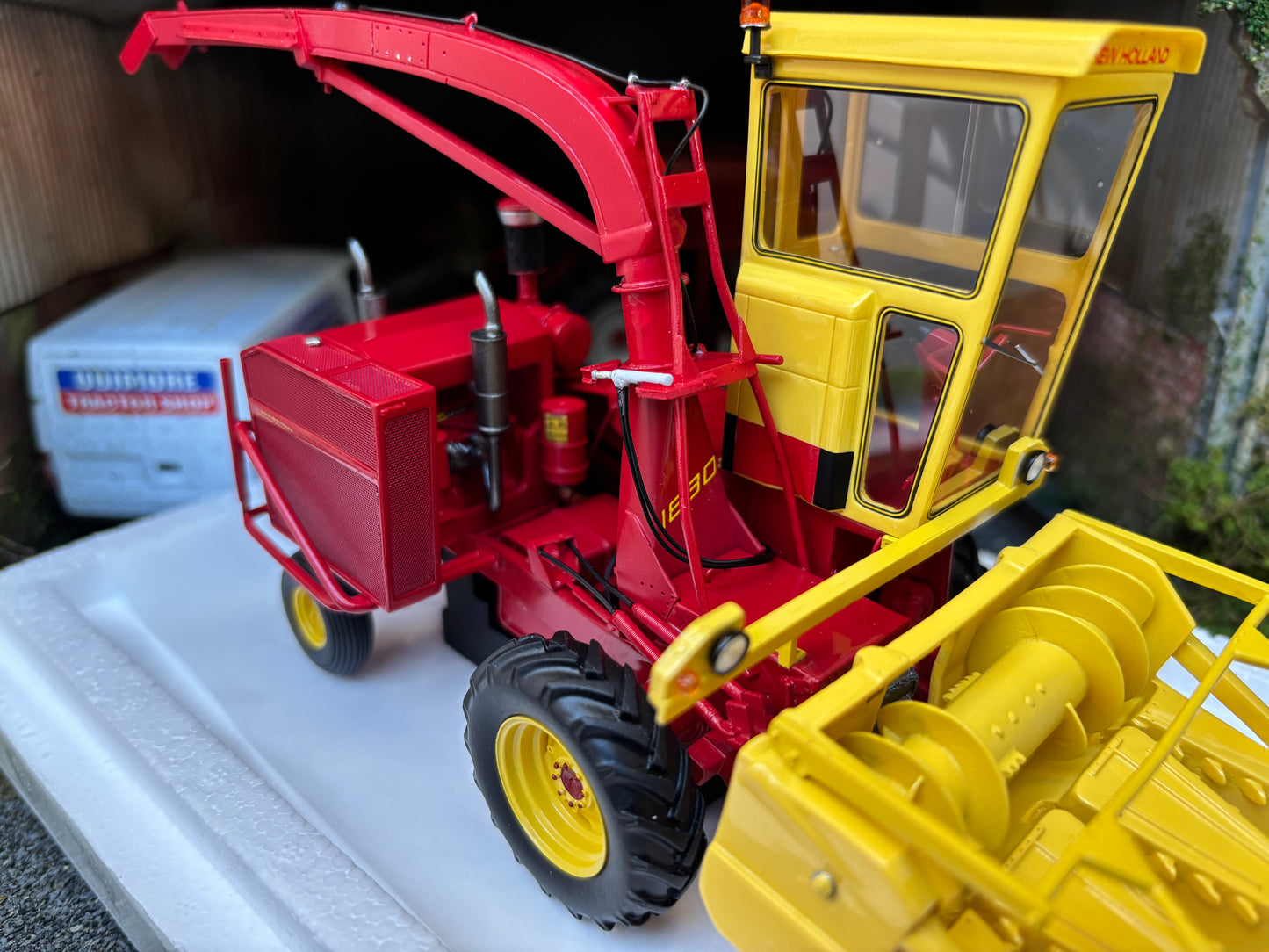 New Holland 1880 Forage Harvester Limited Edition Stunning in 1:32 scale VKA Models