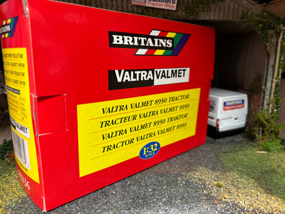 00236 Britains Green Valtra Valmet 8950 Tractor in original  Box obsolete RARE