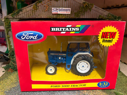 Britains 42196 Ford 5000 Tractor 2007 Version 1:32 Scale – Boxed Obsolete