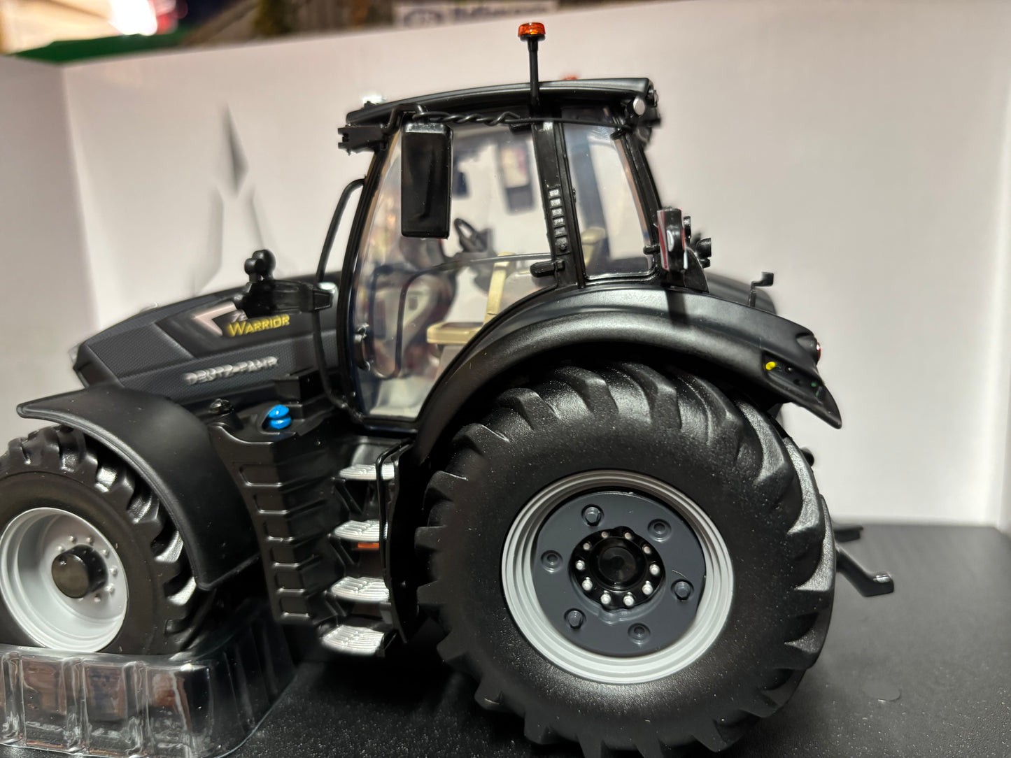Limited Edition Deutz Fahr 7250 Warrior MATT BLACK Tractor Universal Hobbies UH6485 Boxed