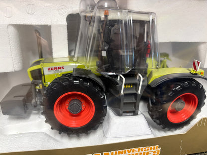 RARE Universal Hobbies UH2670 CLAAS Xerion 3300 TRAC VC Tractor 1st Version 1:32 – Boxed Obsolete