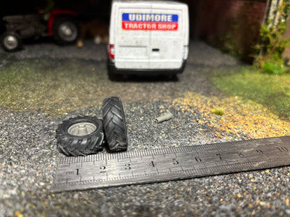 04208 pair of wheels Artisan32 farm machinery 1:32 scale 24mm x 8mm trailed unit trailers etc