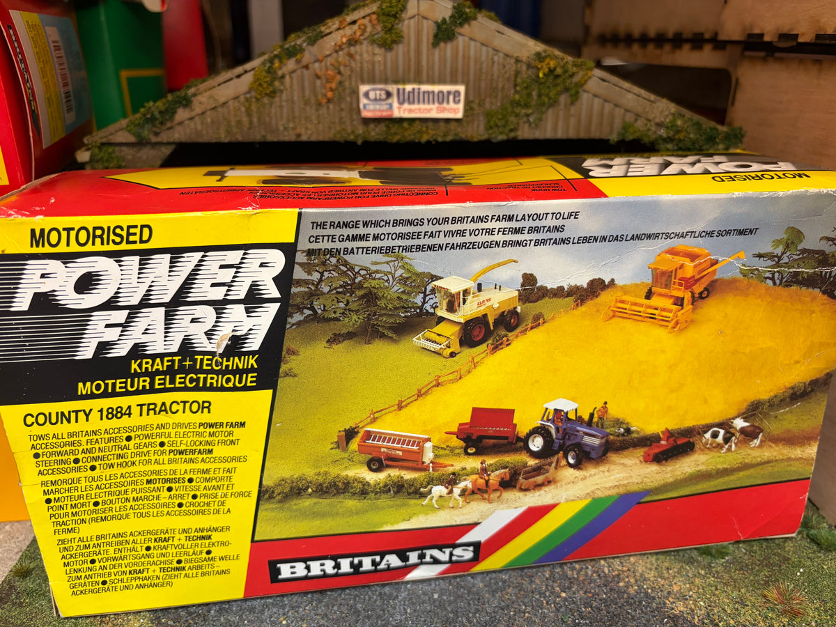 RARE Vintage Britains County 1884 Powerfarm Tractor 9324 – 1989 First Version Black Linkage – 1:32 Scale Boxed